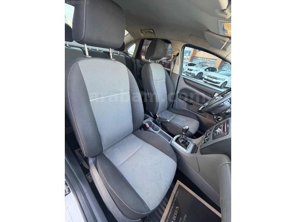 2011 TRAMERSİZ 2.5 KASA BAKIMLI FOCUS