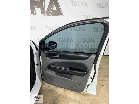 2010 FORD FOCUS 1.6 TDCİ TREND X K.KART TAKSİT