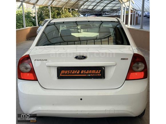 2011 ORİJİNAL 204.000 KM DE BAKIMLI FOCUS 1.6 TDCİ TREND X PAKET