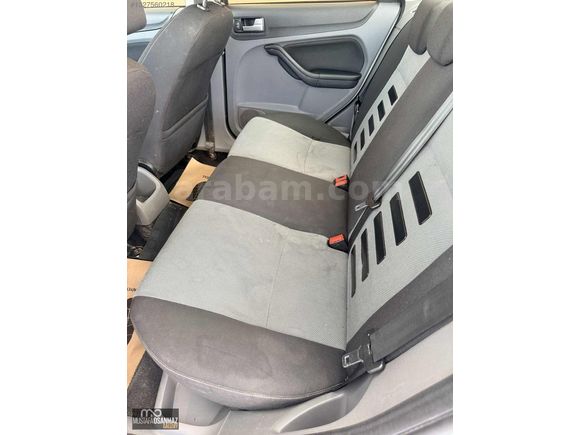 2011 ORİJİNAL 204.000 KM DE BAKIMLI FOCUS 1.6 TDCİ TREND X PAKET