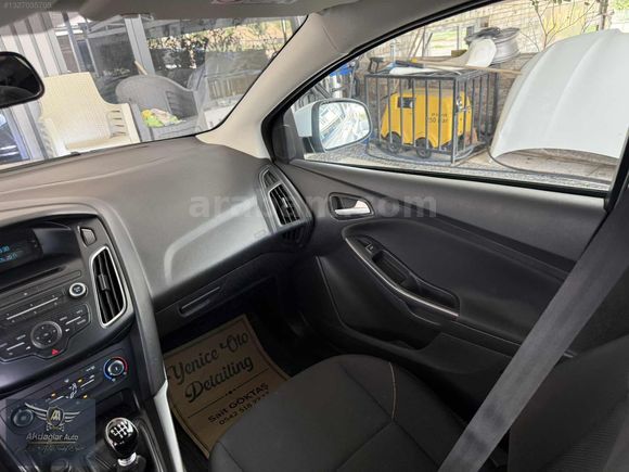 AKDAĞLAR AUTO'DAN 2017 FORD FOCUS HATASIZ BOYASIZ DÜŞÜK KM