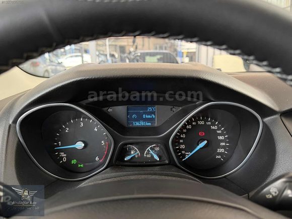 AKDAĞLAR AUTO'DAN 2017 FORD FOCUS HATASIZ BOYASIZ DÜŞÜK KM
