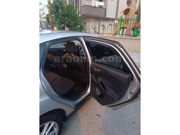 Sahibinden Ford Focus 1.6 TDCi Trend X 2017 Model  202.000 km Gri