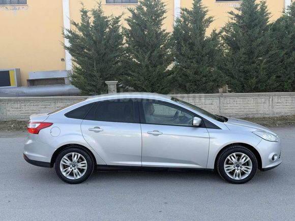 2014 ÇİKİŞLİ HATASIZ FOCUS 1.6TRENDX FUUL BAKIMLI