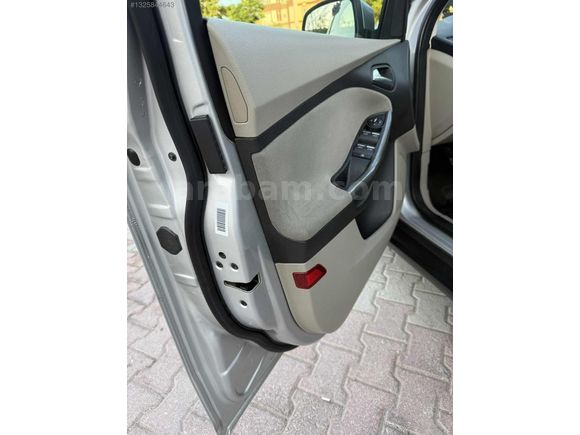 2014 ÇİKİŞLİ HATASIZ FOCUS 1.6TRENDX FUUL BAKIMLI