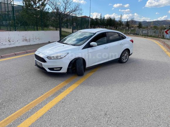 HATASIZ DEĞIŞENSIZ MAKYAJLI KASA FOCUS