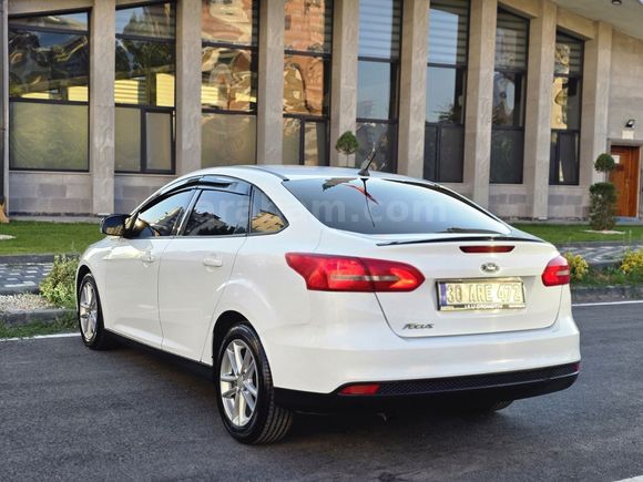 2017 MODEL FORD FOCUS DEĞİŞENSİZ 1 PARÇA BOYALI ÇOK TEMİZ ARAÇ