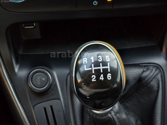 2017 MODEL FORD FOCUS DEĞİŞENSİZ 1 PARÇA BOYALI ÇOK TEMİZ ARAÇ