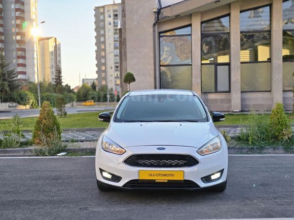 2017 MODEL FORD FOCUS DEĞİŞENSİZ 1 PARÇA BOYALI ÇOK TEMİZ ARAÇ