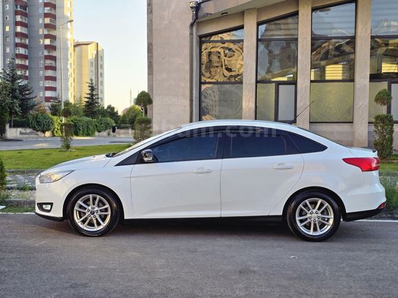 2017 MODEL FORD FOCUS DEĞİŞENSİZ 1 PARÇA BOYALI ÇOK TEMİZ ARAÇ