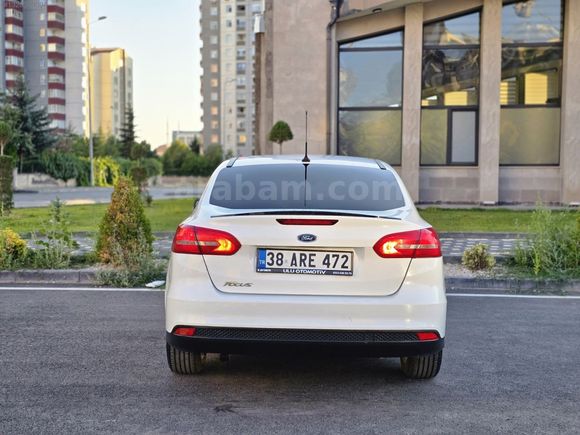 2017 MODEL FORD FOCUS DEĞİŞENSİZ 1 PARÇA BOYALI ÇOK TEMİZ ARAÇ