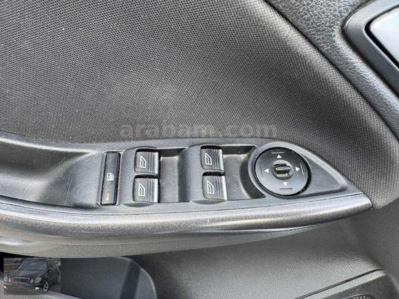 TÜRKMEN GÜNEŞ DEN 2017 MDL FORD FOCUS TREND X 12&24 ELDEN TAKSİT