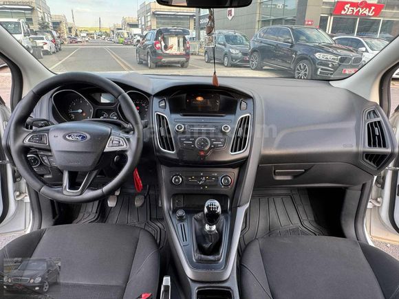 TÜRKMEN GÜNEŞ DEN 2017 MDL FORD FOCUS TREND X 12&24 ELDEN TAKSİT