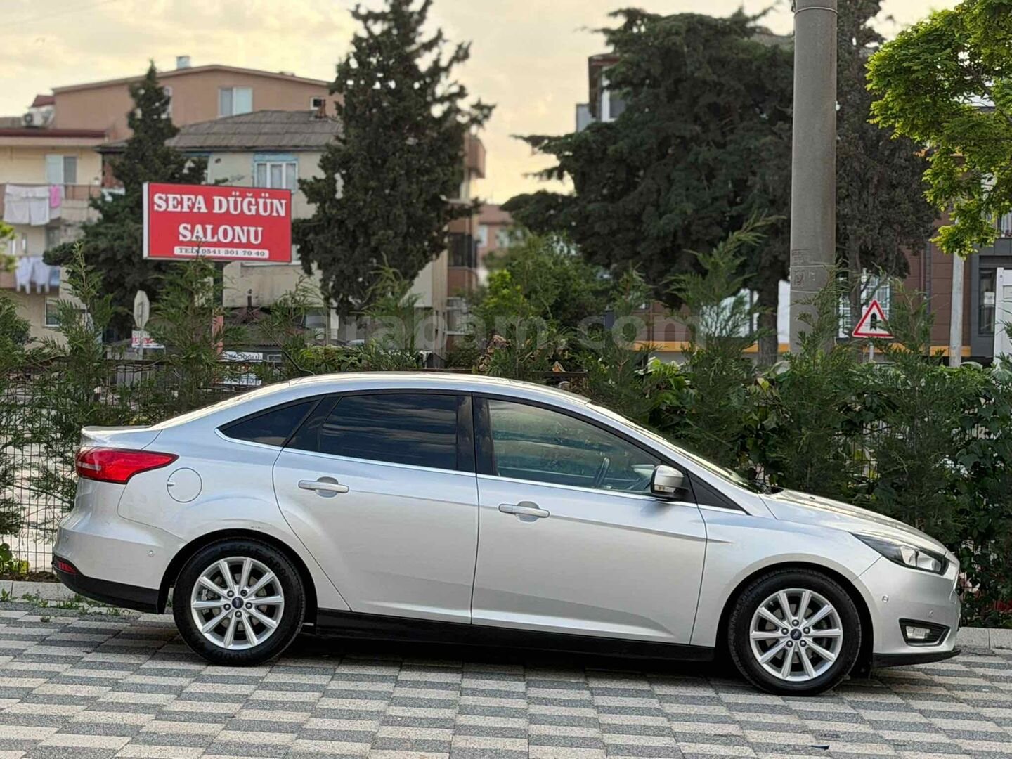 Galeriden Ford Focus 1.6 TDCi Titanium 2016 Model İstanbul 100.000 km Gri 5