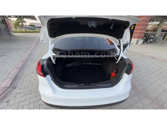 Galeriden Ford Focus 1.6 TDCi Trend X 2014 Model Adana 203.000 km