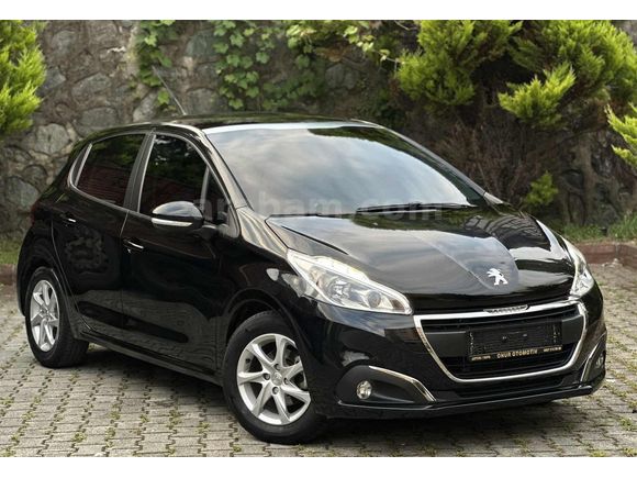 2017 MODEL PEUGEOT 208 25 BİN KM'DE Hatasız Boyasız Cam Tavanlı