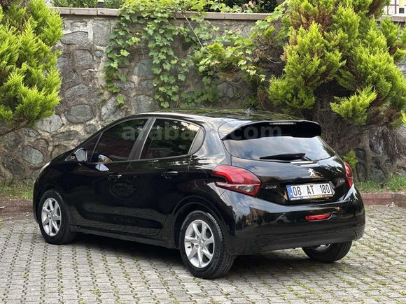 2017 MODEL PEUGEOT 208 25 BİN KM'DE Hatasız Boyasız Cam Tavanlı