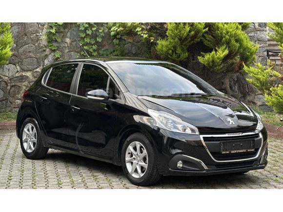 2017 MODEL PEUGEOT 208 25 BİN KM'DE Hatasız Boyasız Cam Tavanlı