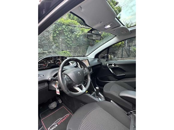 2017 MODEL PEUGEOT 208 25 BİN KM'DE Hatasız Boyasız Cam Tavanlı