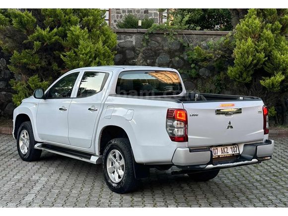 Hatasız Boyasız 90 BİN KM'De MITSUBISHI L200 Otomatik