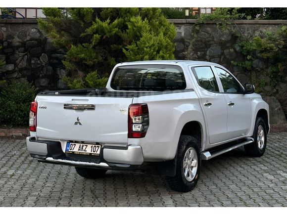 Hatasız Boyasız 90 BİN KM'De MITSUBISHI L200 Otomatik