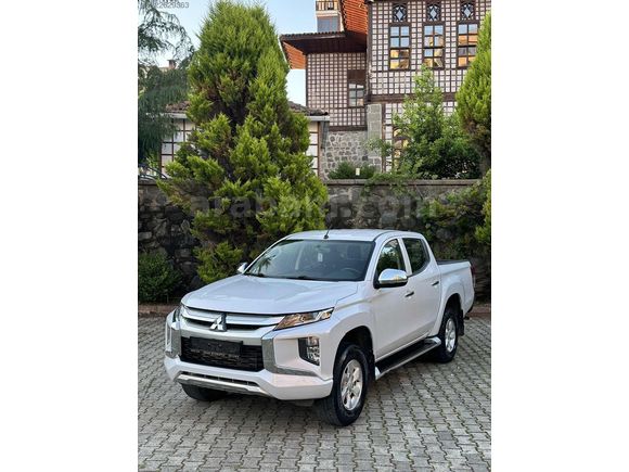 Hatasız Boyasız 90 BİN KM'De MITSUBISHI L200 Otomatik