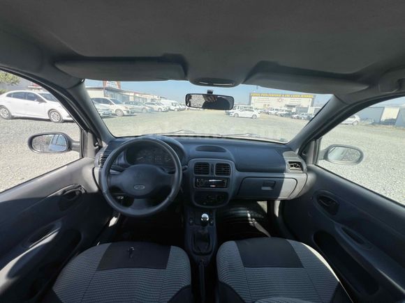  Renault Clio 1.4 RNA 2000 Model 256 binde orijinal satişa hazir Hatay