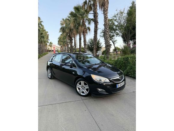HATASIZ / 140 B KM / ÇELİK SUBAPLI / 2. SAHİBİNDEN / ASTRA J
