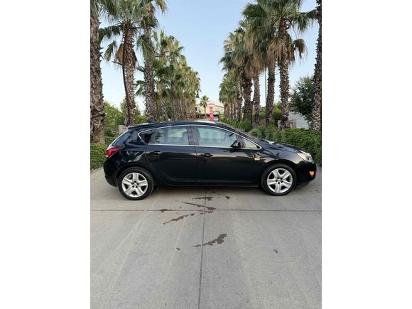 HATASIZ / 140 B KM / ÇELİK SUBAPLI / 2. SAHİBİNDEN / ASTRA J