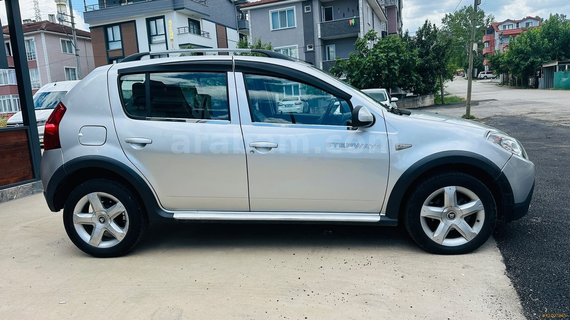 Galeriden Dacia Sandero 1.5 dCi Stepway 2011 Model Kocaeli 225.000 km Gri 4