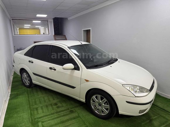 2004 FORD FOCUS