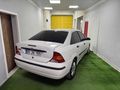 2004 FORD FOCUS