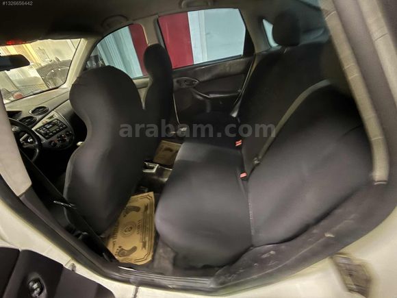2004 FORD FOCUS