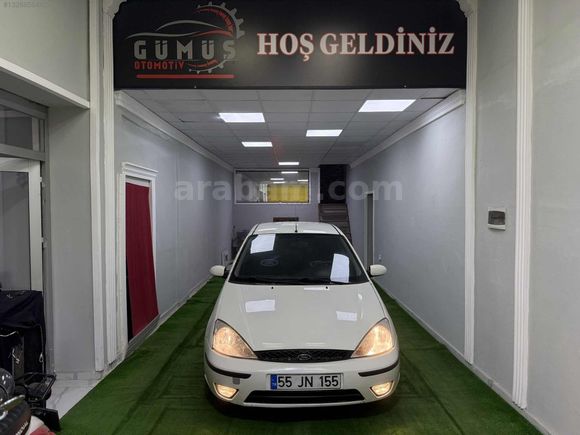 2004 FORD FOCUS