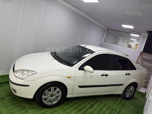 2004 FORD FOCUS