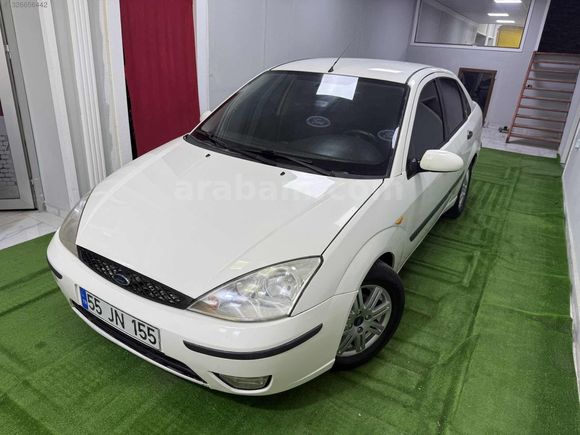 2004 FORD FOCUS