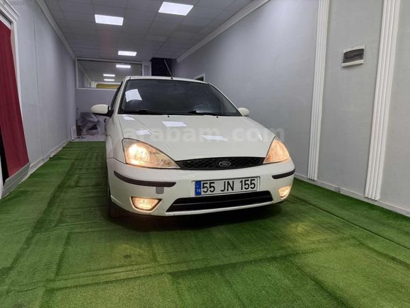 2004 FORD FOCUS