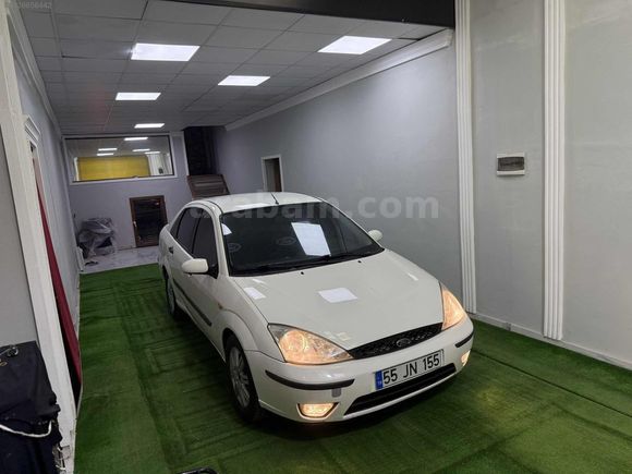 2004 FORD FOCUS