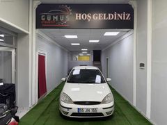 2004 FORD FOCUS