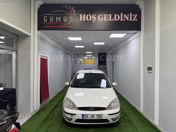 2004 FORD FOCUS