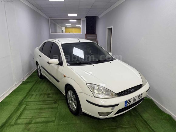 2004 FORD FOCUS