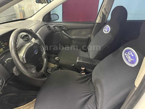 2004 FORD FOCUS
