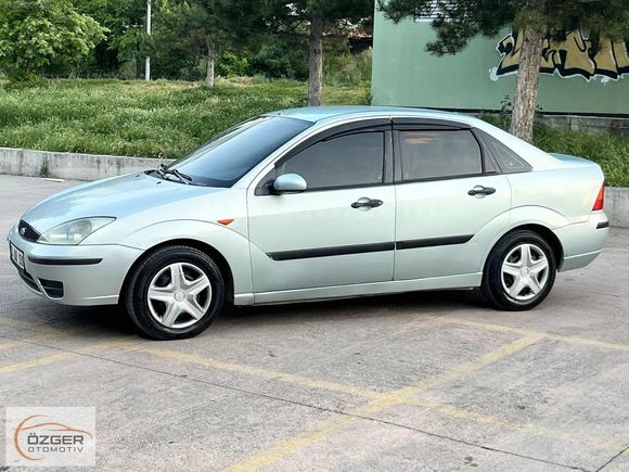 2005 FORD FOCUS COMFORT SEDAN