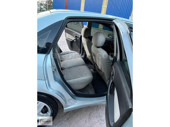 2005 FORD FOCUS COMFORT SEDAN