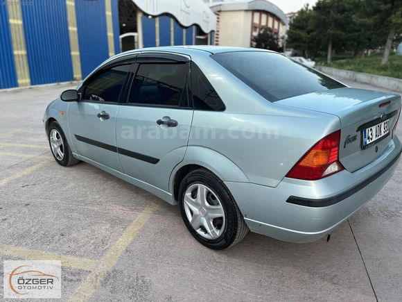 2005 FORD FOCUS COMFORT SEDAN