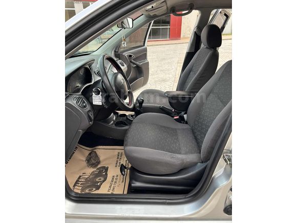 2005 MODEL FOCUS 1.6 4 CAM OTOMATİK DEĞİŞENSİZ