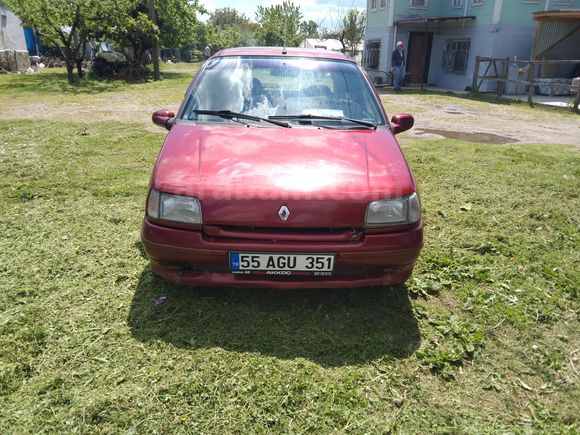 Sahibinden Renault Clio 1.4 RT 1996 Model TEMiZ ACİL SATILIK
