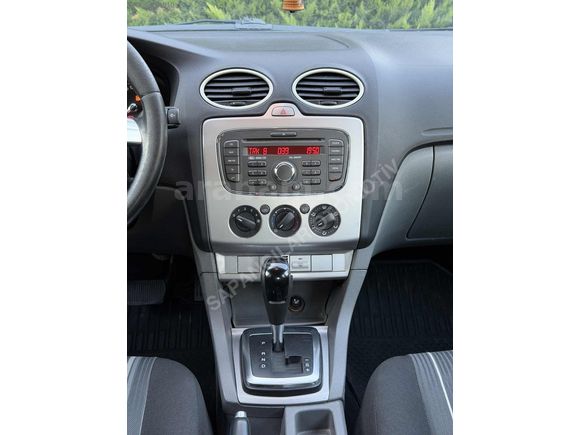 FORD FOCUS 1.6 BENZİN OTOMATİK