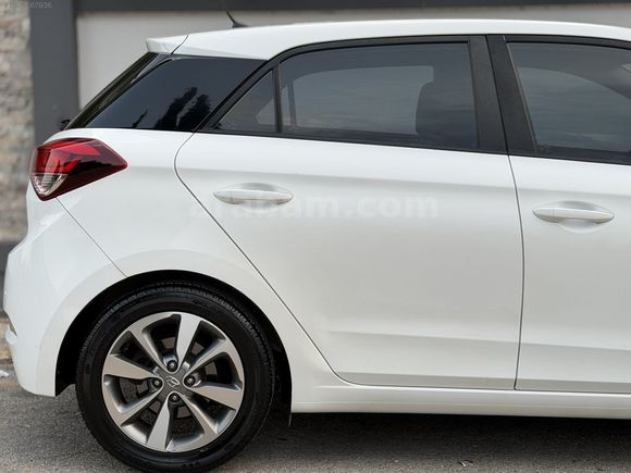 HATASIZ İ 20 - 2017 STYLE DİZEL 117 BİN Km BAKIMLI