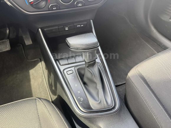 BOYASIZ SERVİS BAKIMLI CAR PLAYLI İ20